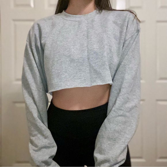 Missguided Super Cropped Light Grey Crewneck - Picture 2 of 4